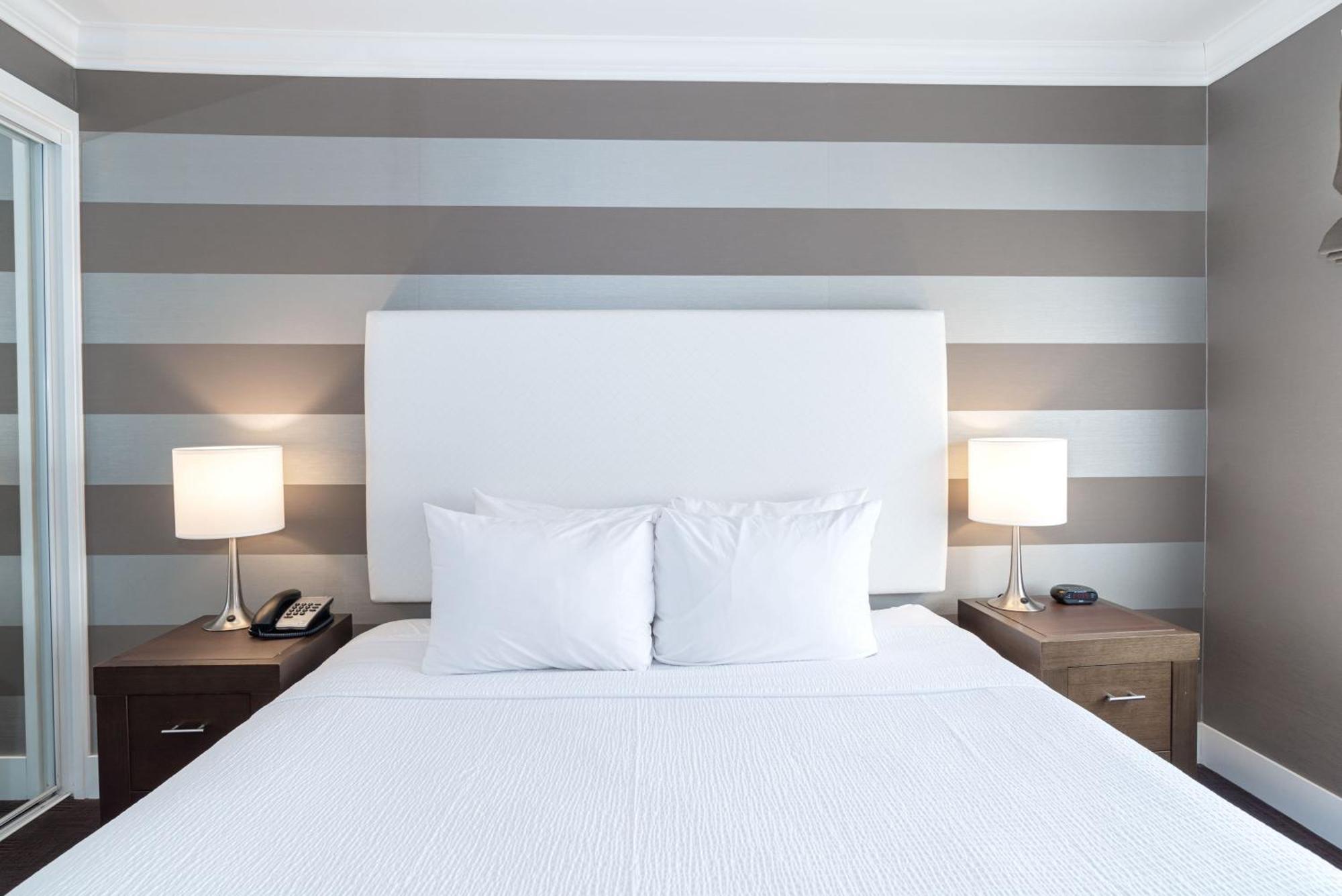 Sandman Hotel Edmonton West Ngoại thất bức ảnh