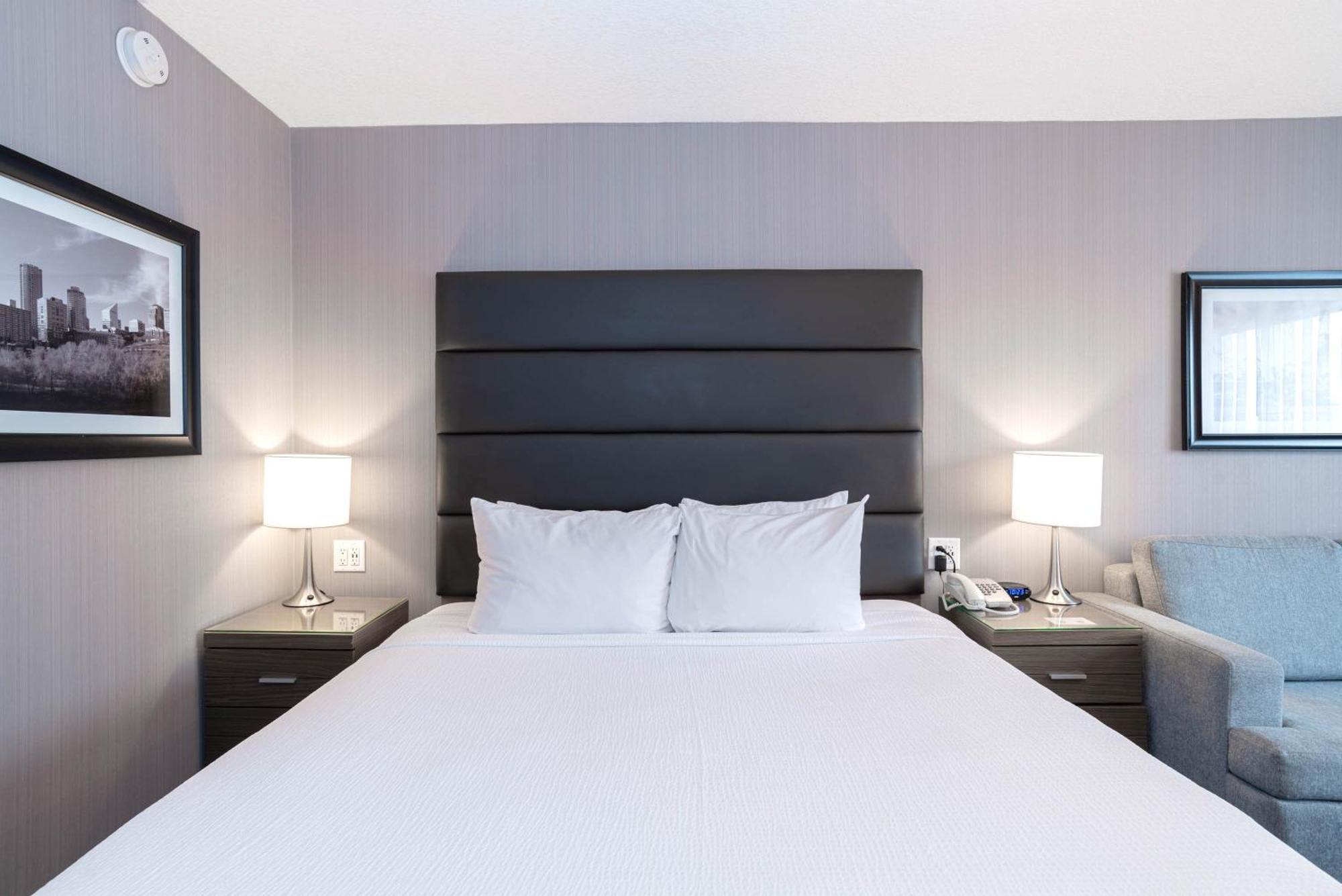 Sandman Hotel Edmonton West Ngoại thất bức ảnh