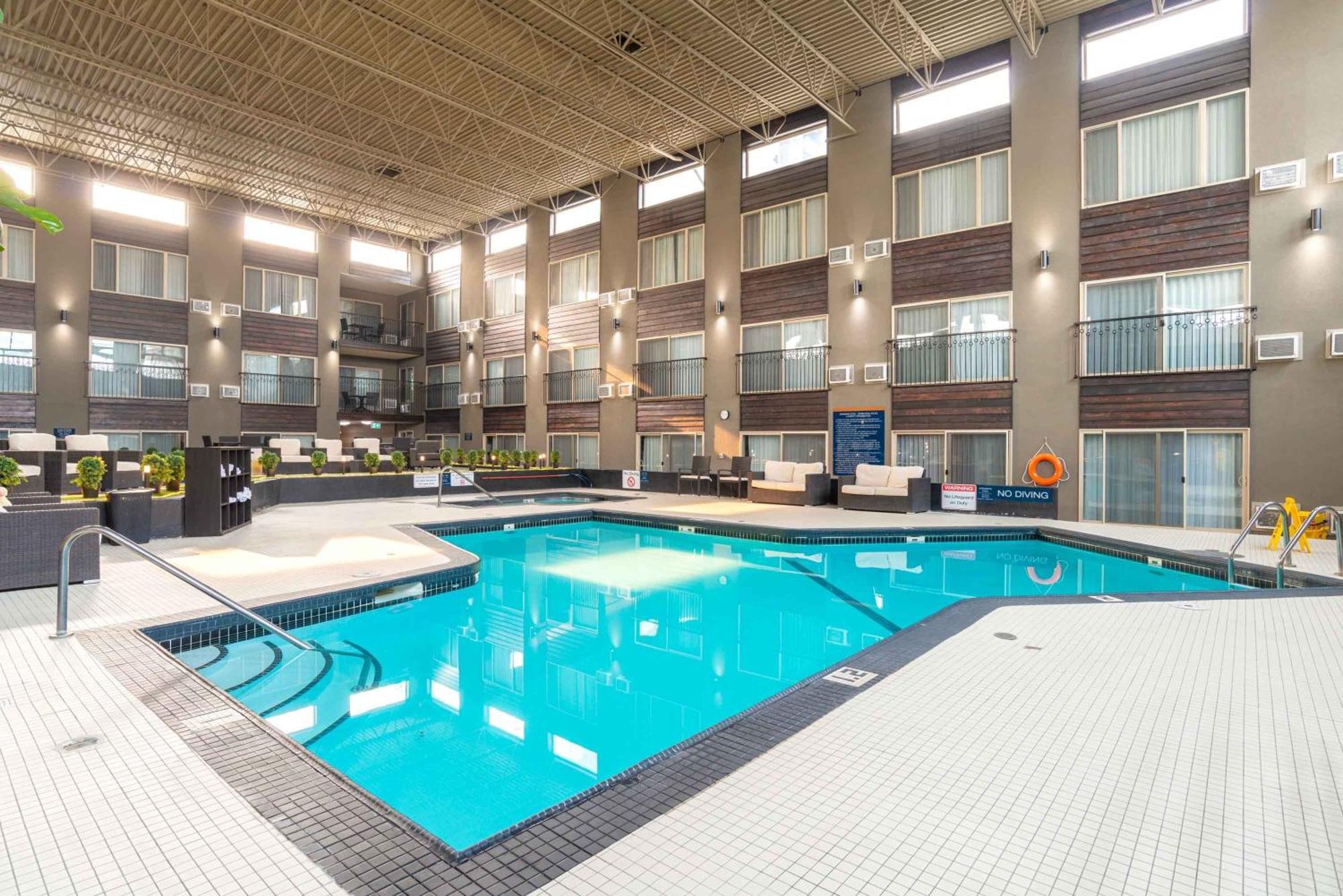 Sandman Hotel Edmonton West Ngoại thất bức ảnh