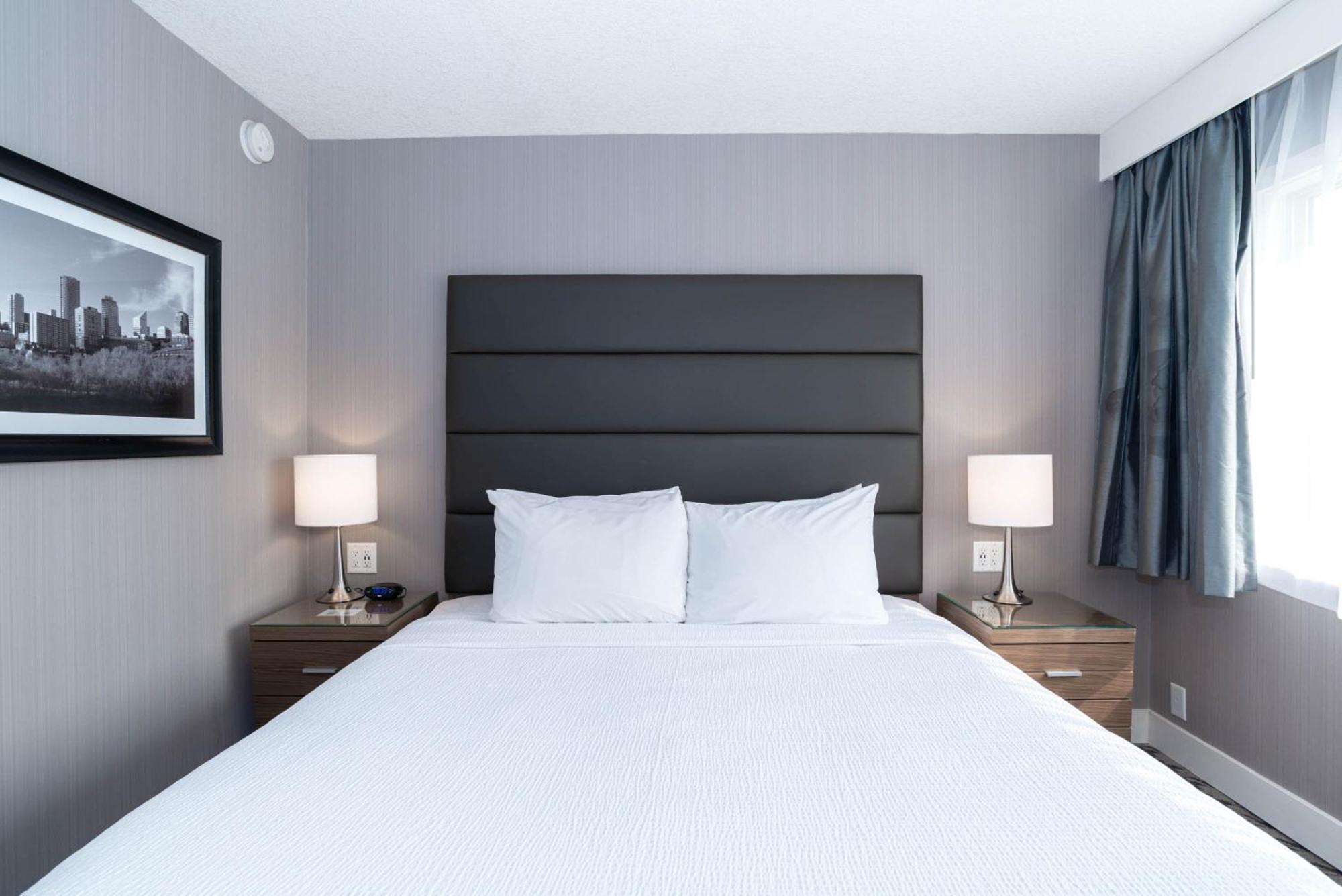 Sandman Hotel Edmonton West Ngoại thất bức ảnh