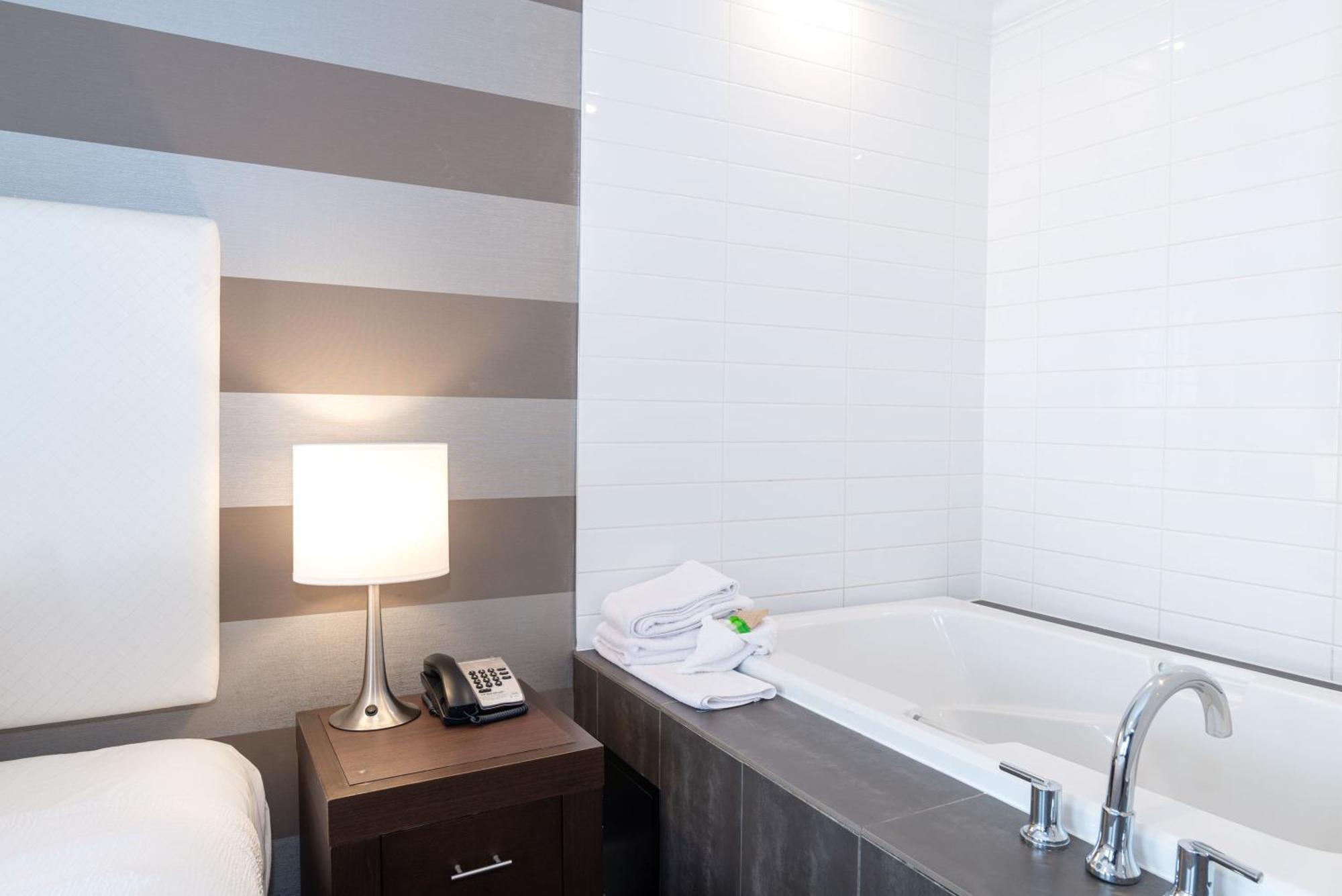 Sandman Hotel Edmonton West Ngoại thất bức ảnh
