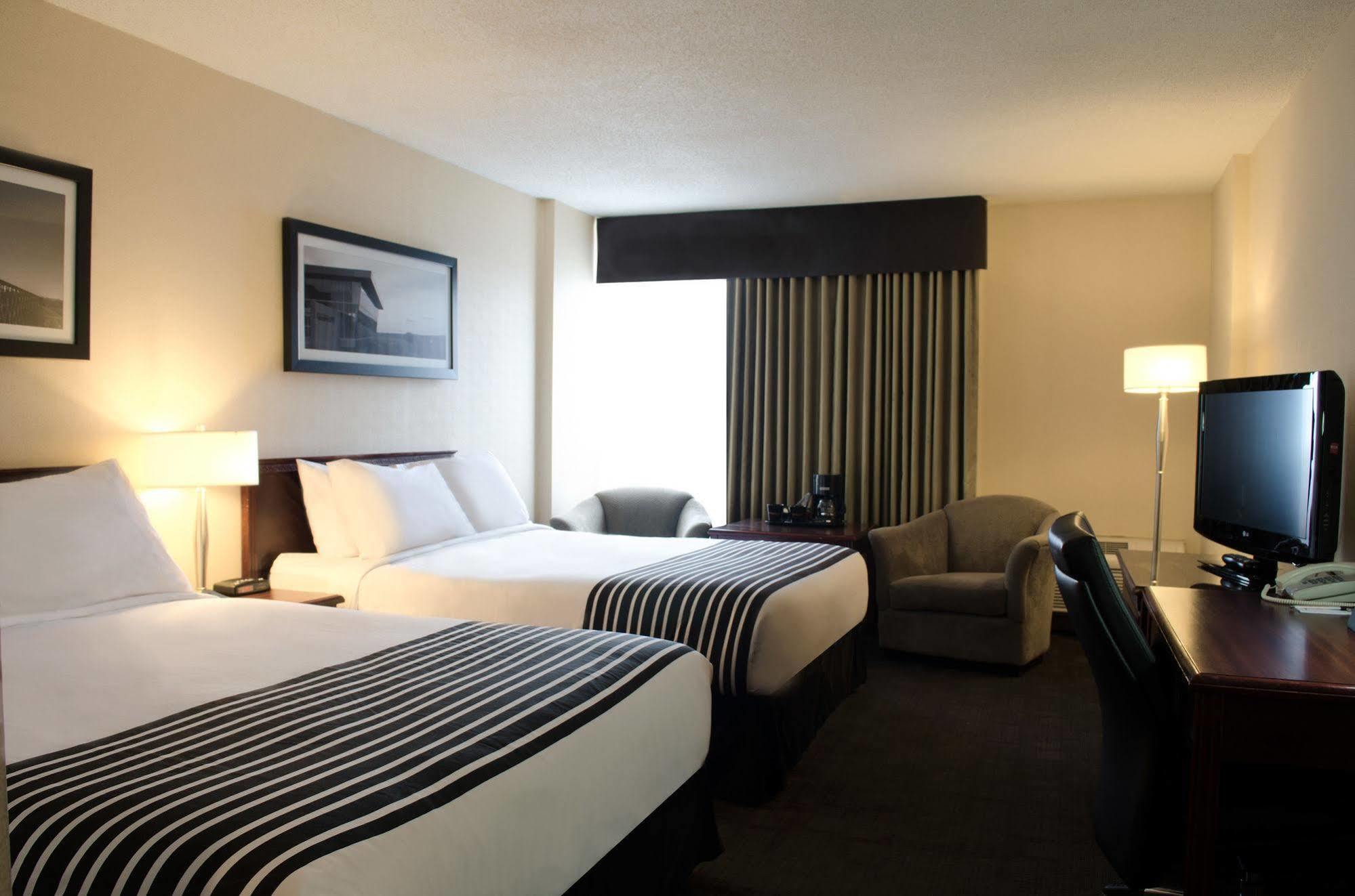 Sandman Hotel Edmonton West Ngoại thất bức ảnh