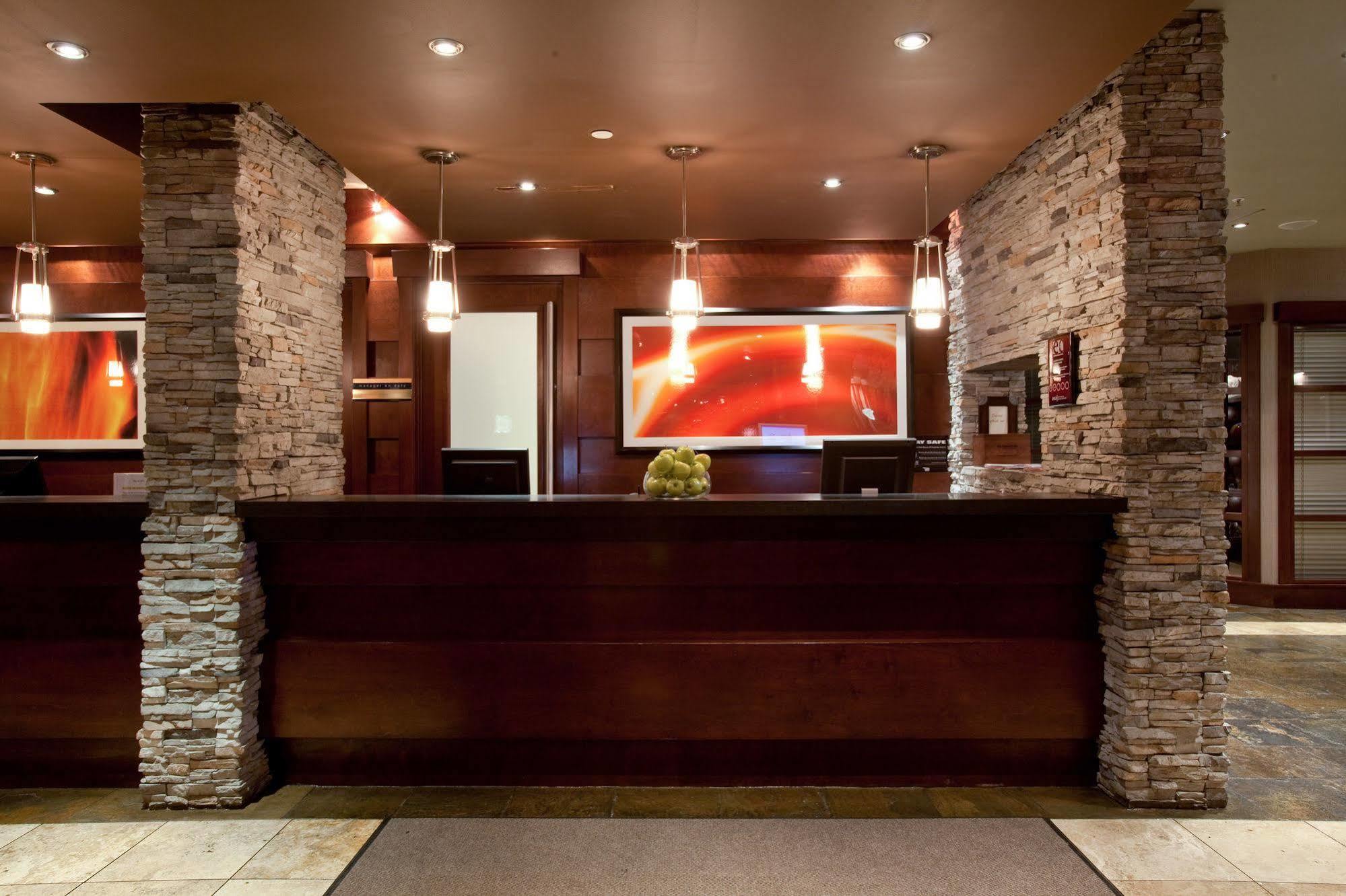 Sandman Hotel Edmonton West Ngoại thất bức ảnh